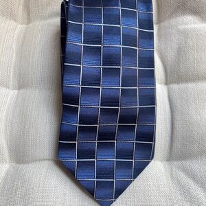 Platinum Designs silk tie 59”